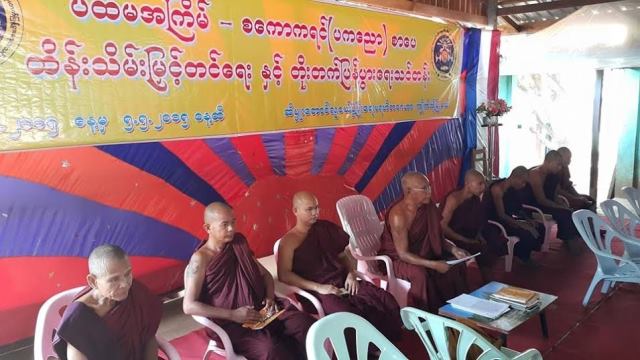 Monk in KyaikHto karen language training