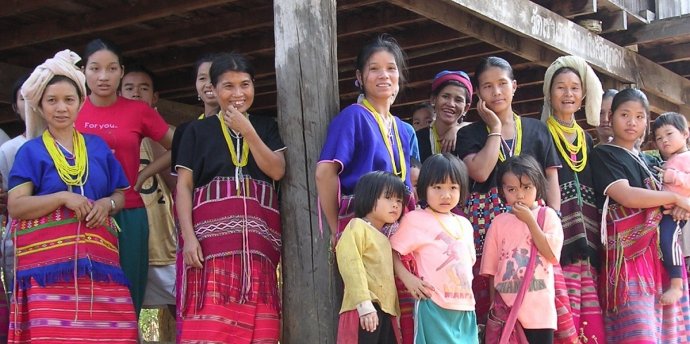 group-of-woman-children-cropped-theos_0