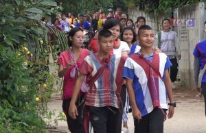 ကျောင်းသားဦးရေ များပြားသဖြင့် စာသင်ဆောင်နှင့် နေရာထိုင်ခင်း အခက်အခဲ သူးမွဲခီးရွှေ့ပြောင်းကျောင်း ကြုံနေရ