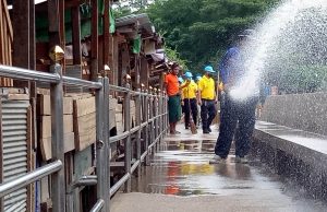 မြဝတီတဖက်ကမ်းရှိ ထိုင်းရေပေါ်ဈေးပြန်ဖွင့်၊ အနီးရှိ မြန်မာဈေး ဆိုင်တန်းများ ဖွင့်ခွင့်မရသေး