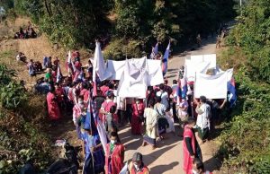 သံတောင် ကရင်အမျိုးသားနေ့ကျင်းပရန် လာရောက်သည့် ရွာသားများ တားဆီးခံရ