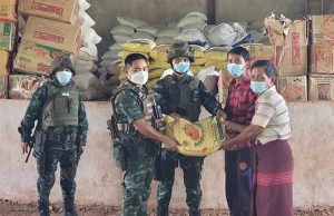 DKBA မှ စားဝတ်နေရေးခက်ခဲသည့် ပြည်သူများထံ စားသောက်ကုန်များ စတင်ထောက်ပံ့