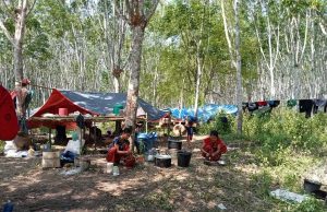 စစ်ကောင်စီတပ်၏ လက်နက်ကြီးကြောင့် အဇင်းရွာသားအချို့ ထိုင်းနယ်စပ်သို့ တိမ်းရှောင်နေရ