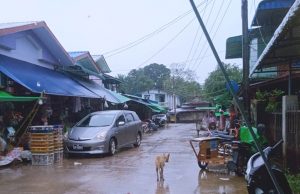 ကော့ကရိတ်တွင် စစ်ကောင်စီတပ်ဖွဲ့ဝင်များ သေနတ်ပစ်ဖောက်ပြီး တစ်အိမ်ဝင်တစ်အိမ်ထွက် ဧည့်စာရင်းလိုက်လံ စစ်ဆေးမှုများပြုလုပ်နေ
