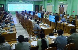 ပြည်နယ်ရုံးဗုံးဖောက်ခွဲနိုင်မှုမရှိစေရေး ရေဒီယိုလှိုင်းဖြတ်စက်တပ်ဆင်ထားသဖြင့် ဆက်သွယ်ရေးကိရိယာများ အသုံးပြုမှုအခက်ကြုံ
