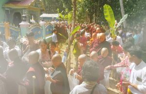ခုဒုံကျေးရွာ၌ စုပေါင်းသီတင်းကျွတ်လပြည့် ဝါထွက်ပွဲ သံဃာ၊ဒါယိကာ ထောင်ချီဆင်နွဲ