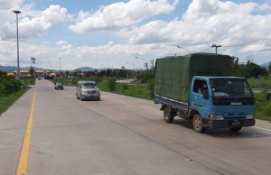 မြဝတီ-မဲဆောက်အမှတ် (၂) တံတားပေါ် ဝင်ရောက်သည့် အိမ်စီးကားများ ခရီးသည်တင်ဆောင်ခွင့်မပြု