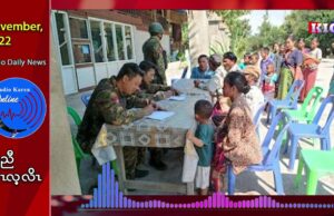 Military council supplies rice to those fleeing the war in the Thay Baw Boe area