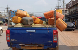 မြဝတီတွင် ဓါတ်ဆီဈေး သုံးဆတက်