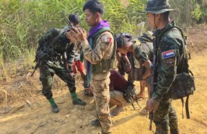 ဘုတ်ပြင်း၊ ဘိုဒါးရွာစစ်အုပ်စုတပ်စခန်းကို KNLA နှင့် တော်လှန်ရေးတပ်ဖွဲ့များ သိမ်းပိုက်