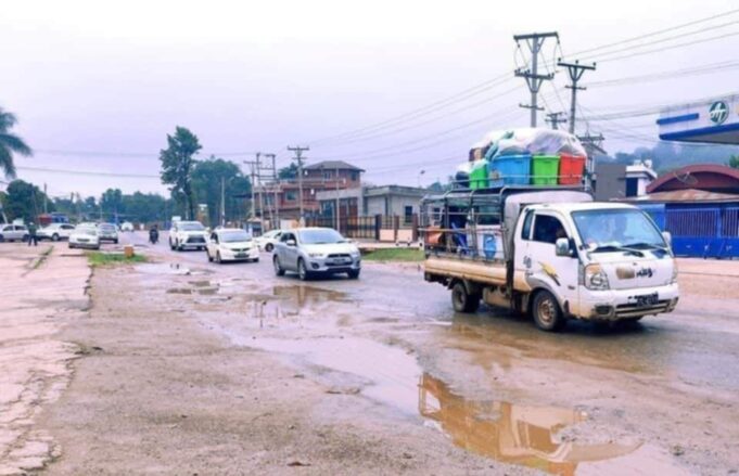 ဖားအံ-မော်လမြိုင်လမ်းပိုင်းတွင် စစ်အုပ်စုတပ်က ပြည်သူများထံ ငွေညှစ်တောင်းခံမှုများ ပိုမိုပြုလုပ်