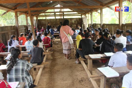 စစ်ကြောင်းထိုးမှုကြောင့် တပ်မဟာ ၅ နယ်မြေတွင် ကျောင်း ၁၅ ကျောင်း ပိတ်ထားရပြီး ဒေသခံ ထောင်ချီ စစ်ဘေးတိမ်းရှောင်နေရ