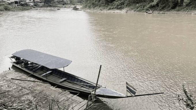 မြန်မာမှလာသည့် သတ္တုစွန့်ပစ်ပစ္စည်းပြဿနာ မဖြေရှင်းနိုင်ပါက နယ်စပ်ဖြတ်ကျော်မြစ်ရေ ညစ်ညမ်းမှုကို တားဆီးရန် ခက်ခဲကြောင်း ပညာရှင်များသုံးသပ်