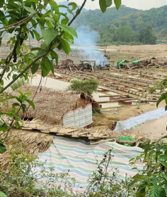 ဘီးလင်းက ရွှေမျောလုပ်ကွက်များ သုံးရက်ဆက်တိုက် လေယာဥ်ဗုံးကြဲခံရ၍ အလုပ်သမား (၁) ဦးသေဆုံး၊ (၅) ဦး ဒဏ်ရာရ