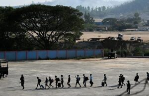 ကျောက်ခက်မှ ကျားဖြန့်လုပ်သားများ ဆုံဆည်းမြိုင်သို့ အလုံးအရင်းဖြင့် ရွှေ့ပြောင်းနေ