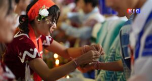 မဲဆောက်ဒေသ ကရင်တိုင်းရင်းသားများ စုပေါင်းဝါခေါင်လလက်ချည်ပွဲ စည်ကားသိုက်မြိုက်စွာကျင်းပ