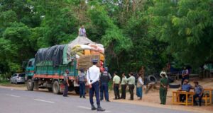 ထိုင်းကုန်စည်များ စစ်အုပ်စု ပိုမိုတင်းကြပ်ဖမ်းဆီး၍ ကုန်သည်နှင့် ကားသမားများ စိုးရိမ်မှုမြင့်တက်