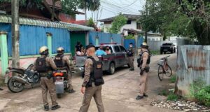 မဲဆောက်မြို့၊ ထုံထောင်းရပ်ကွက်ကို ထိုင်းအာဏာပိုင်များ ဝင်စစ်၊ အထောက်အထားမဲ့မြန်မာ ၂၀၀ကျော် ဖမ်းဆီးခံရ