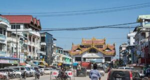 မြဝတီတွင် ယာဉ် ၅ စီး ဆင့်တိုက်မှုဖြစ်ပွား၊ ဒဏ်ရာရရှိသူ(၂)ဦးအနက် (၁) ဦး စိုးရိမ်ရ